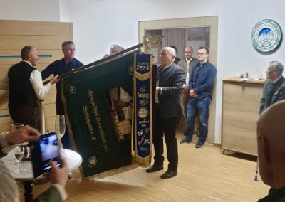 3.Übergabe Fahnenband VdG 2