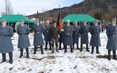 Haltung, Berufung, Bekenntnis;  Feierliches Gelöbnis in Ruhpolding; Gebirgsjäger aus Bischofswiesen  und Bad Reichenhall leisten Eid auf das Vaterland